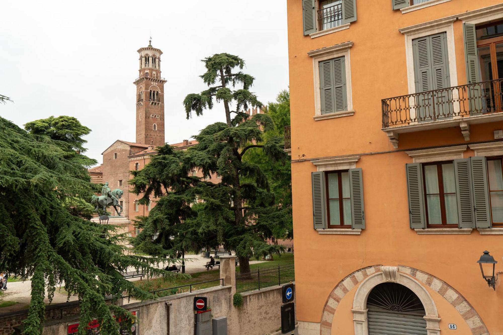 Palazzo Biasini By Postcardsfrom Hotel Verona Exterior photo